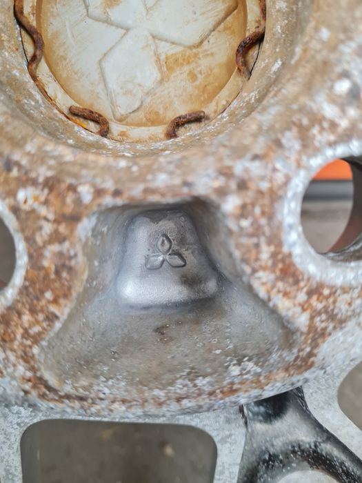 Оригинални джанти за МИТСУБИШИ MITSUBISHI R15 5x114.3 ET46 6J