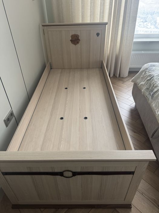 Кровать односпальная