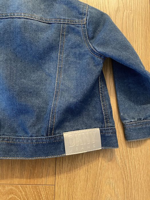 Яке за момиче  DKNY