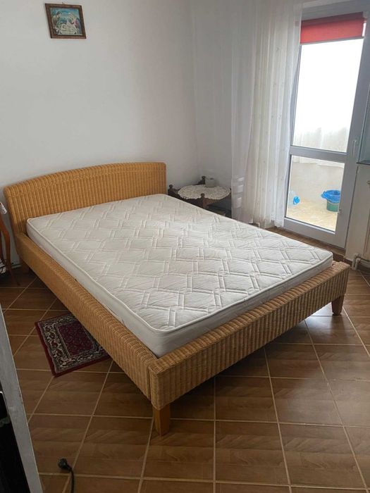 Vand apartament decomadat cu 3 camere