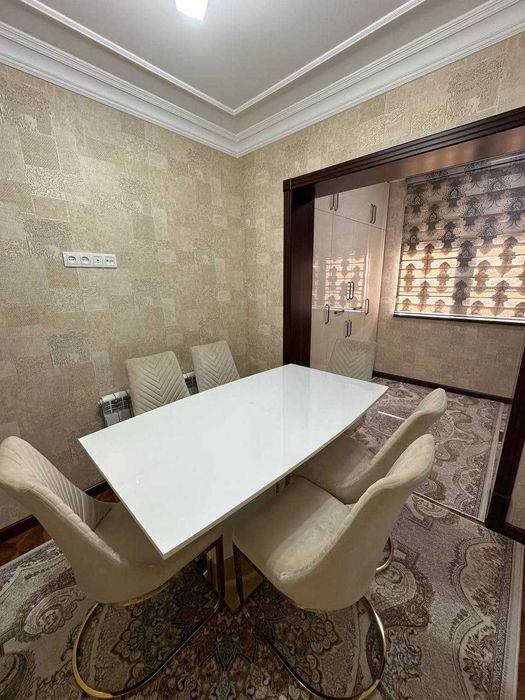 Миробод Ойбек метрода 3 хонали квартира ижарага берамиз. Центрда