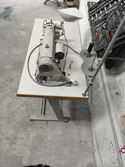 Професионална едноиглова права шевна машина Juki