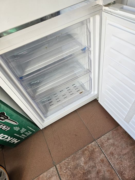 Combina frigorifica Hainer Amanet Canta