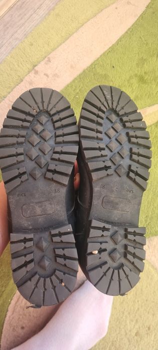 Отдам Ботинки женские зимние 38р.