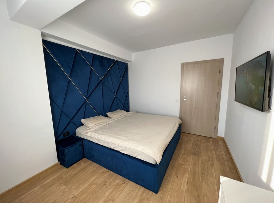 Pat Tapitat de Lux - Somiera Rabatabila ( Noptiere + Perne)