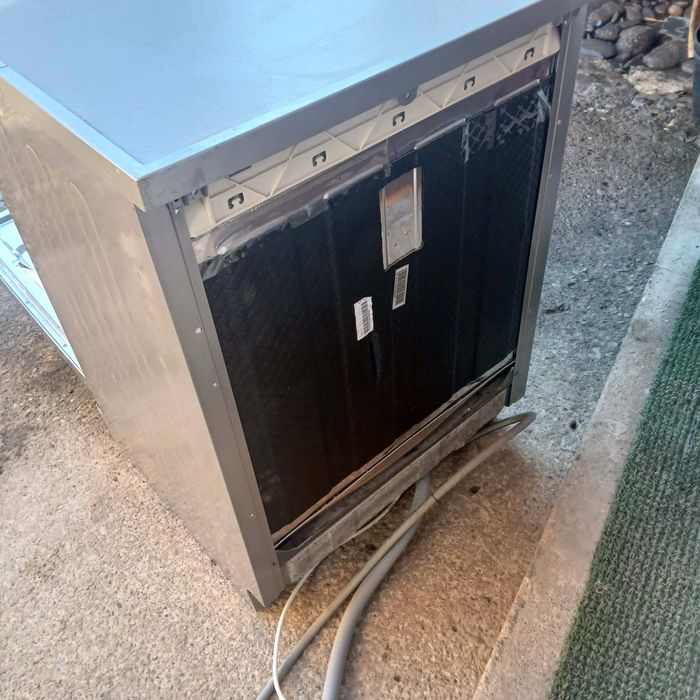 Vând masina de spalat vase