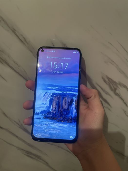 продаю телефон Huawei