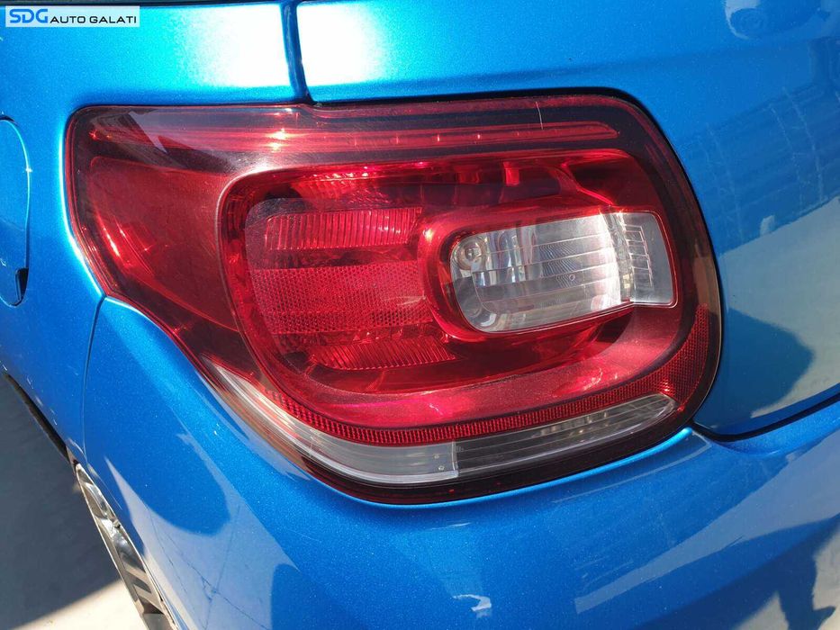 Tripla Lampa Stop Stanga de pe Caroserie Citroen DS3 2009 - 2014 [Q3079]