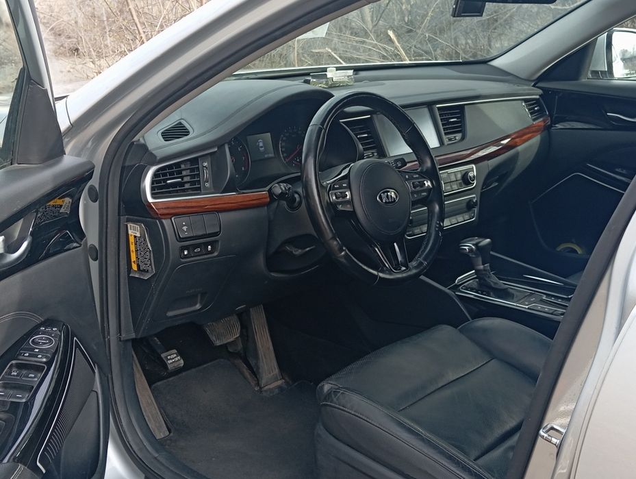 автомобиль Kia k7 2016