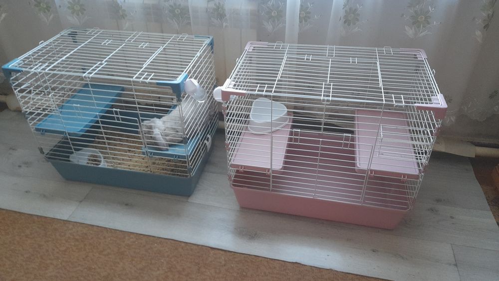 Продам большую клетку.