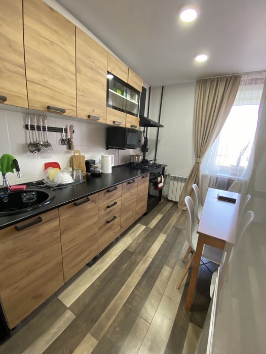 Продам 3-ком квартиру Островского 147