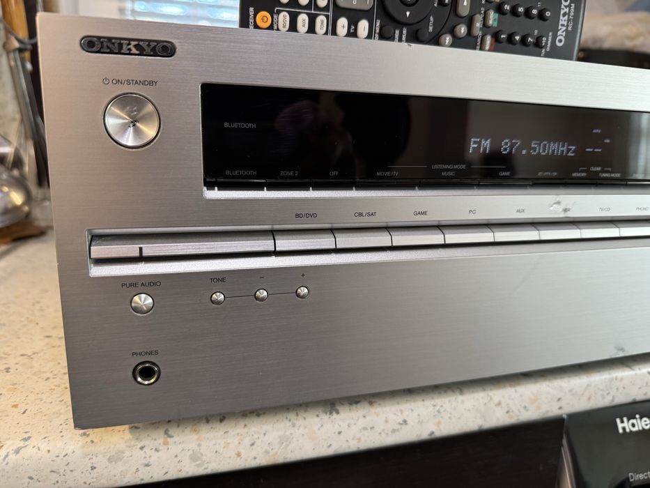 Onkyo TX-NR626 Bluetooth Wi-Fi