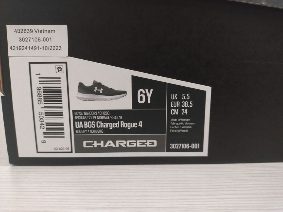 Маратонки UNDER ARMOUR,  размер 38.5