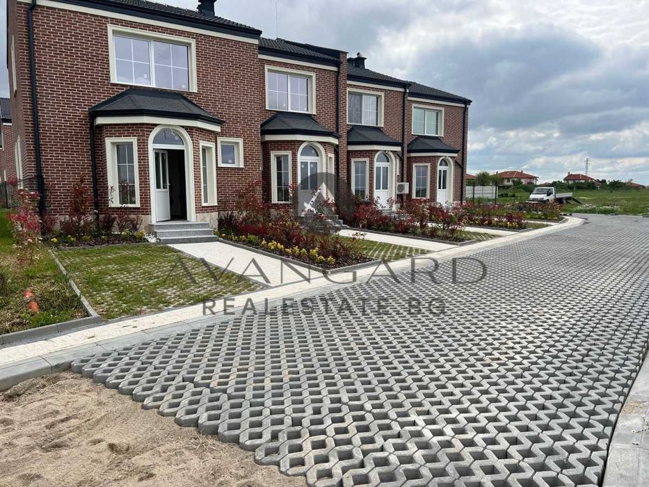 Продава се Къща в с. Скутаре, Област Пловдив - 91 кв.м за 1154 €/кв.м - Снимка #1