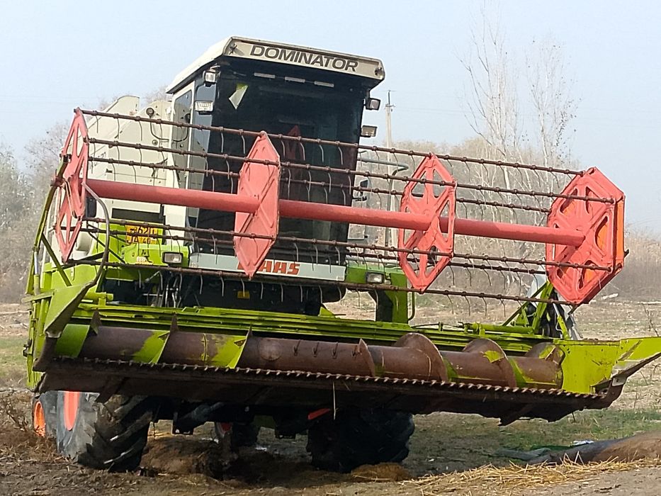 Claas daminator 130
