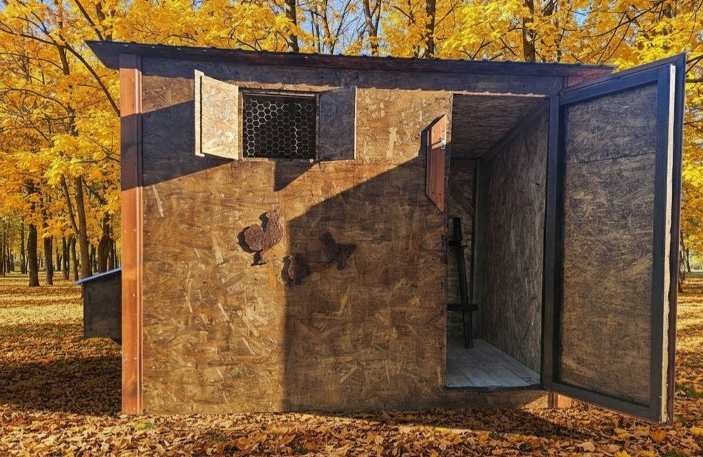 Vând Cotet Premium pentru Găini - Construcție Solidă,Durabil & Spațios