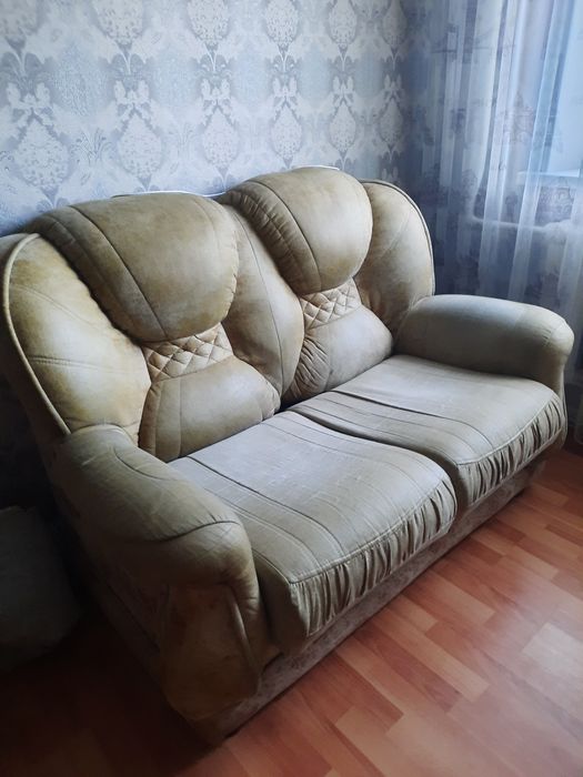 Продам диван  двухместный