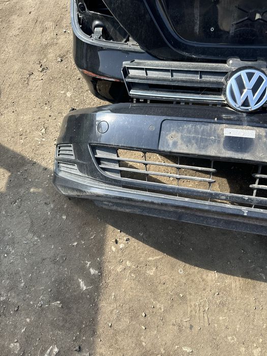 Предна броня с решетка с отвор за дистроник Golf 7 Vw Голф 7 оригинал