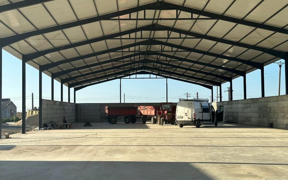 Vând hală metalică 16x30x4