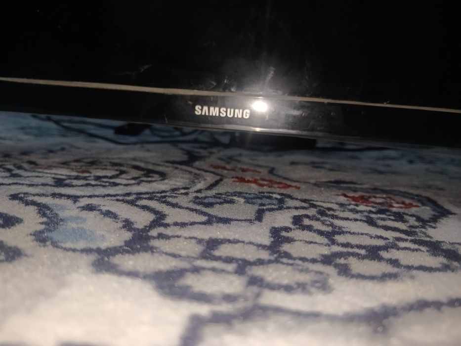 Samsung smart , kafolati 1 yil qolgan, usta koʻrmagan,arginal samsung