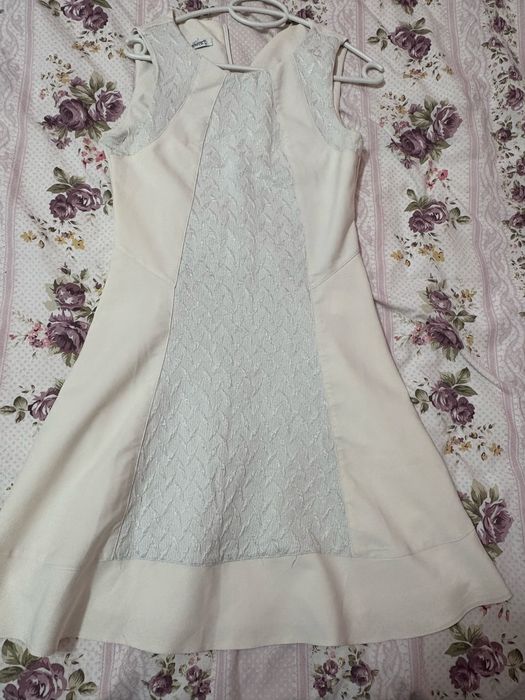 Бяла елеганта рокличка