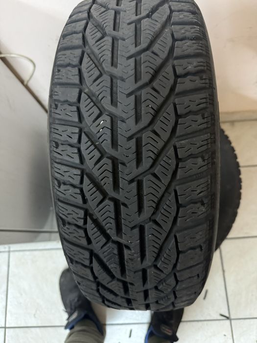 Vand 3 anvelope iarna Taurus