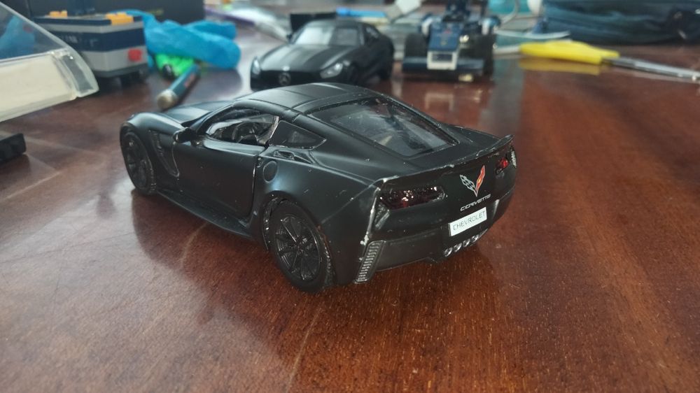 Срочно продаю игрушечные машинки