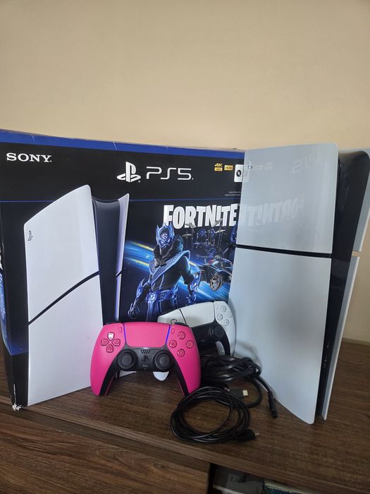 Playstation 5 Slim Digital Edition 1TB+гаранция+два джойстика+игри