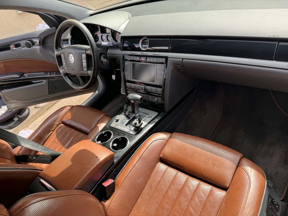 VOLKSWAGEN Phaeton