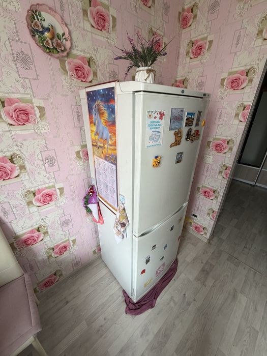 Продам холодильник