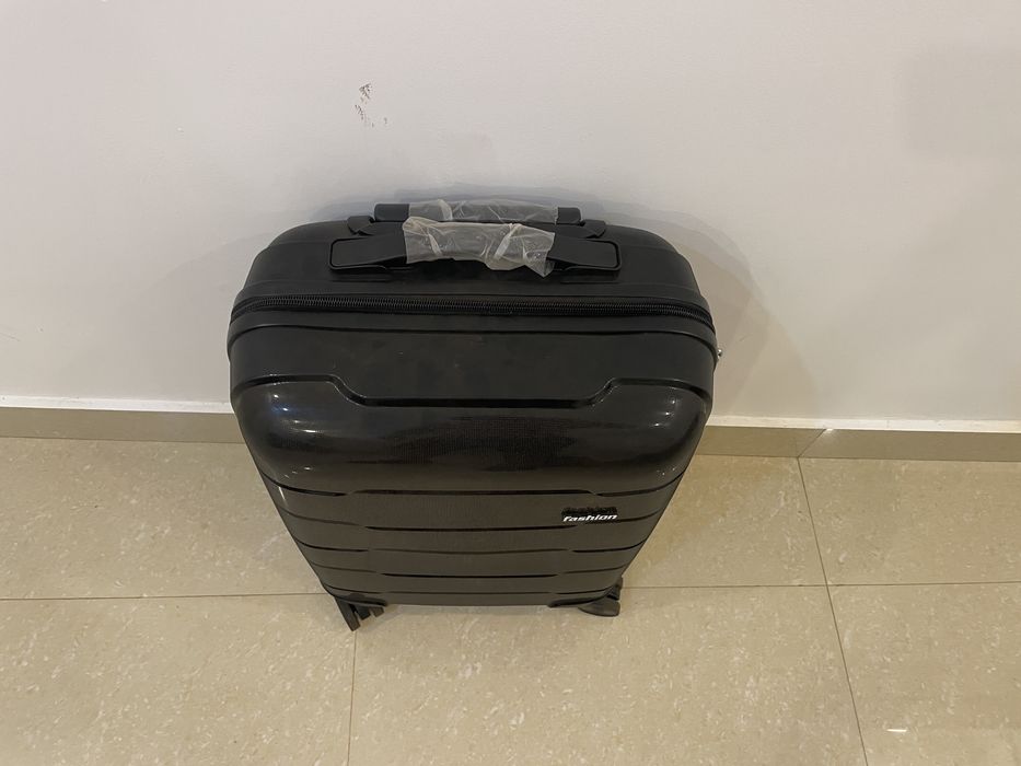 Дорожный чемодан