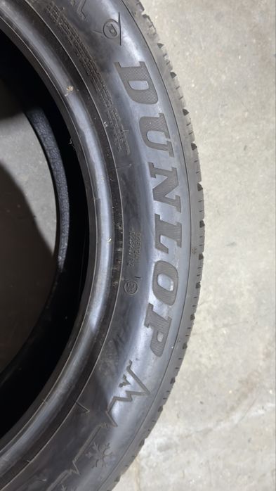 Зимни гуми 215/55/18 Dunlop