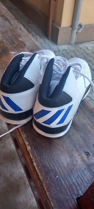 Adidasi baieti nr 37