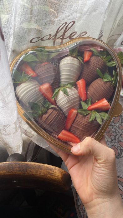 клубника в шоколаде