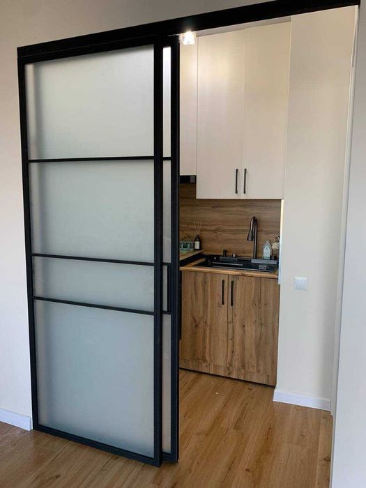 Лофт перегородки, двери и гардеробы / Душевые кабины