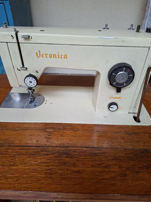 Masina de cusut Veronica
