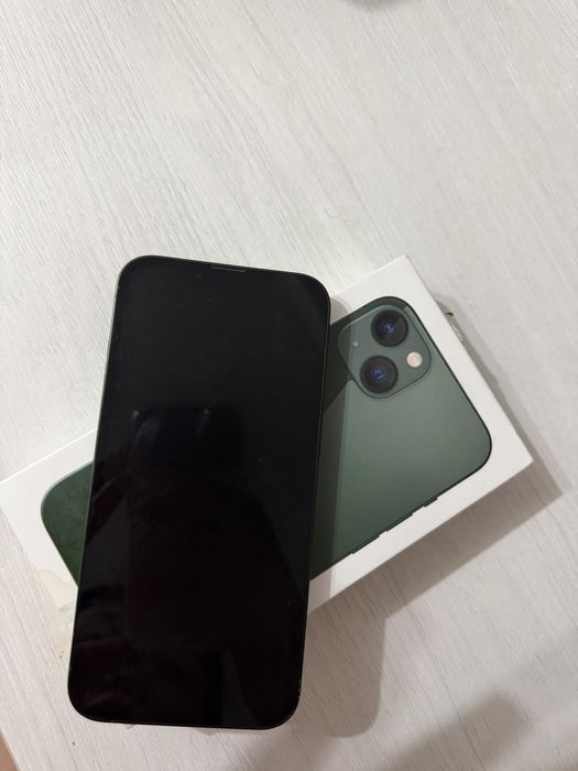 IPhone 13 в зелёный цвете на 256 GB