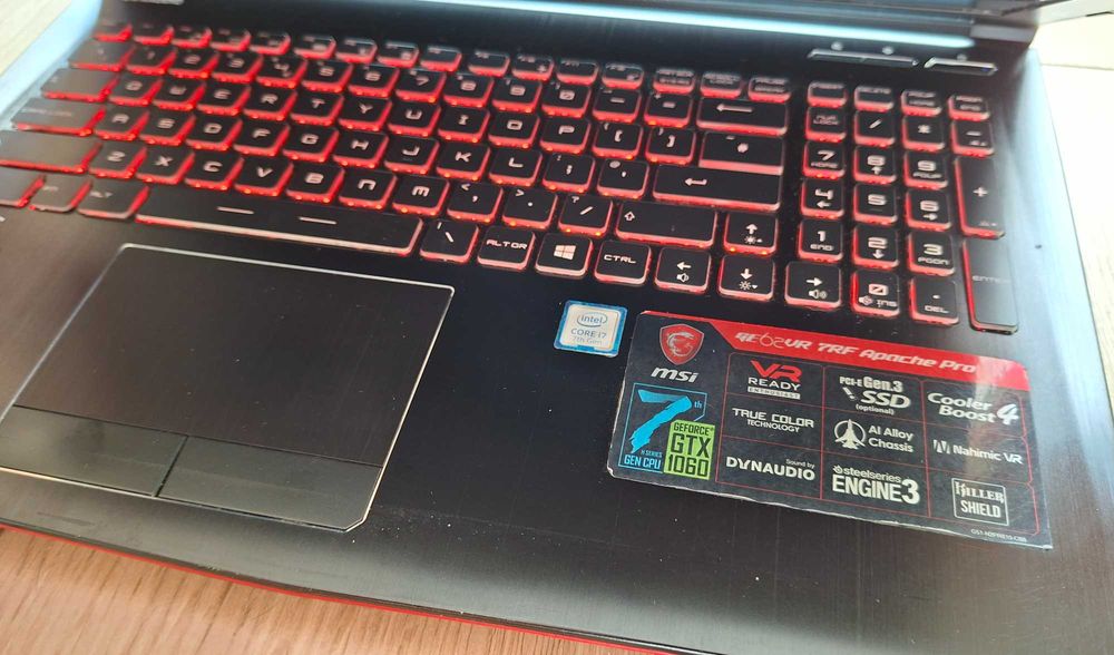 15.6' IPS MSI Apache Core i7-7700HQ/GTX 1060 3GB/16GB/512GB SSD/Бат.4ч.
