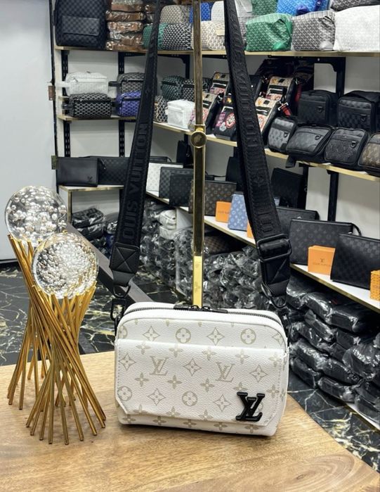 Мъжка чанта / чанти Louis Vuitton