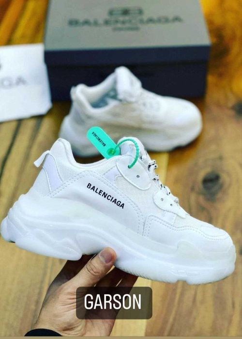Adidași Balenciaga triple s