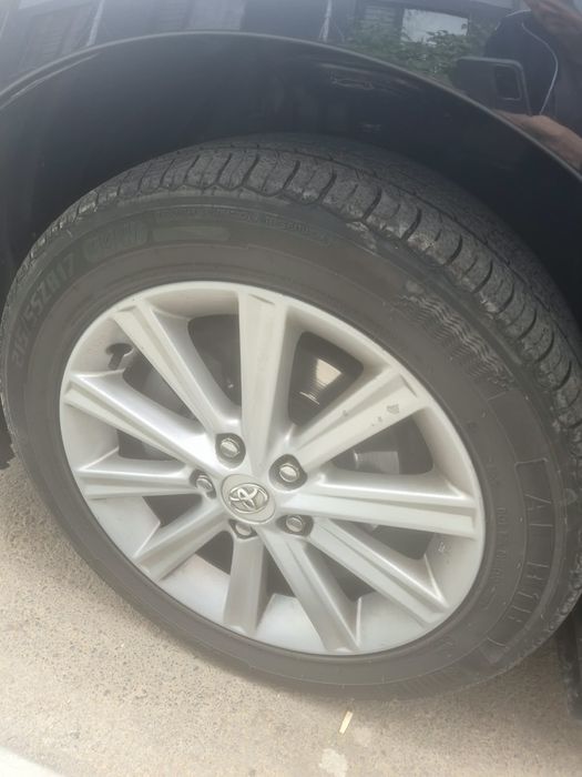 Продам диски от Camry 50 R3 R17 со свежей резиной