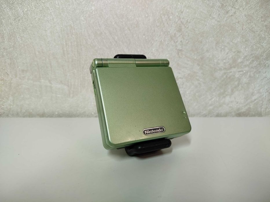 Nintendo Game Boy Advance SP