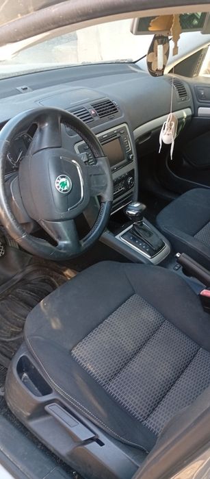 Vând Skoda Octavia