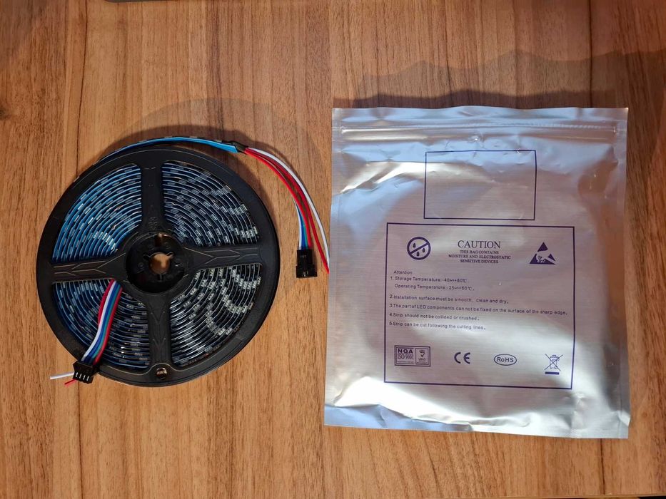 Bandă LED adresabilă WS2815, PCB negru (5m)