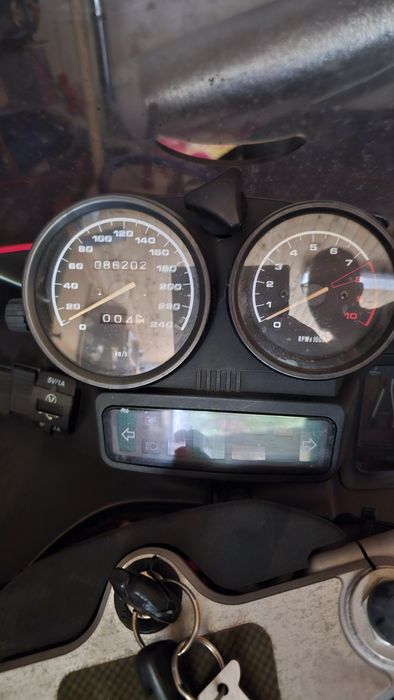 Vând motocicleta BMW R1100RS 1994