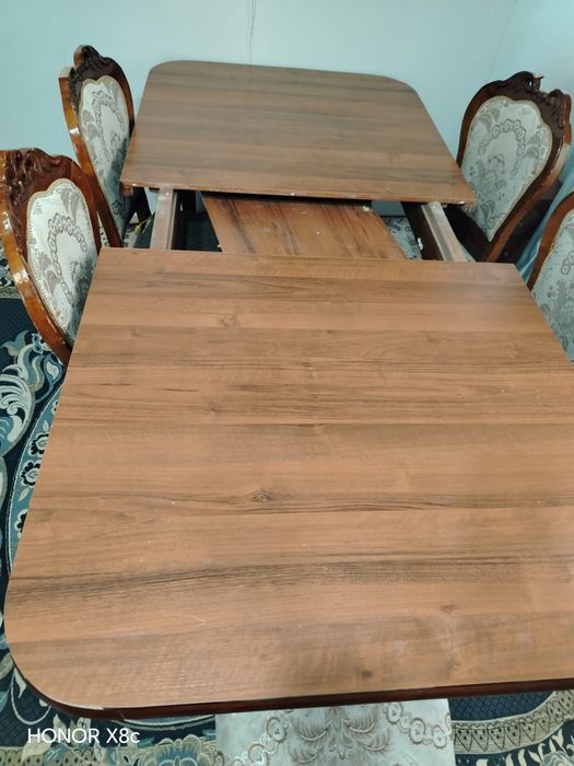 Продам обеденный стол