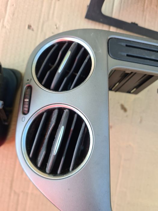 Grila aerisire bord Tiguan 5N 2008-2012