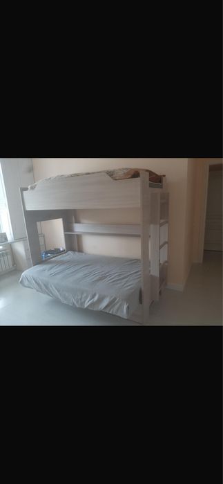 Двухярусная кровать срочно продам