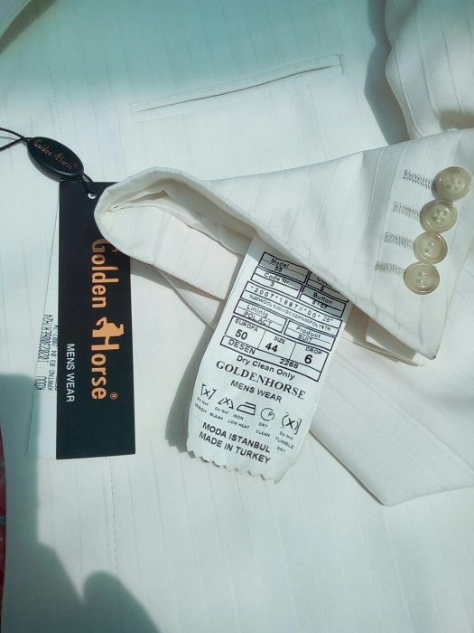 Costume noi cu etichete