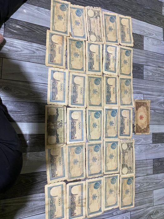 Vând bancnote pentru colecționari